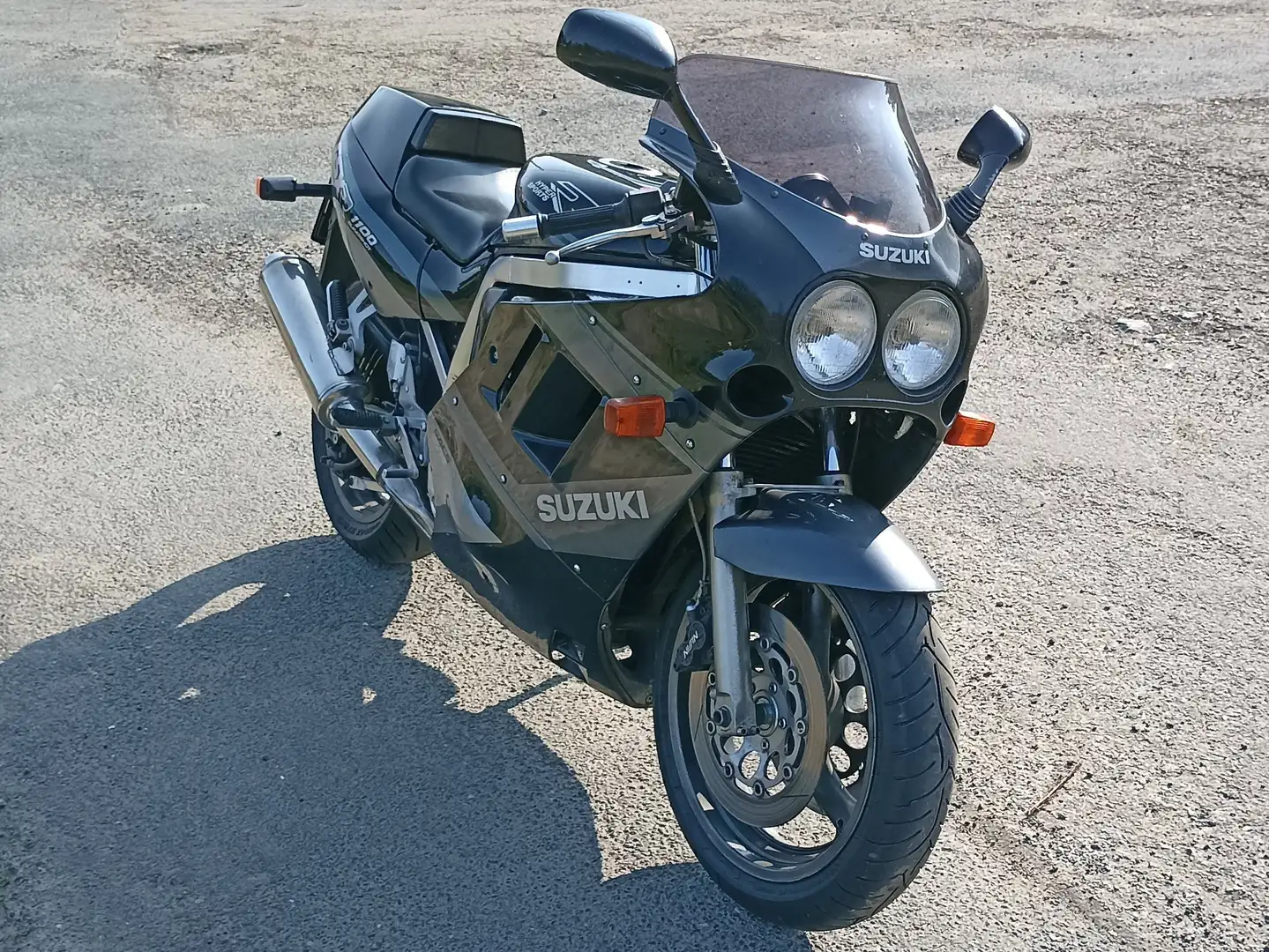 Suzuki GSX-R 1100 Schwarz - 2