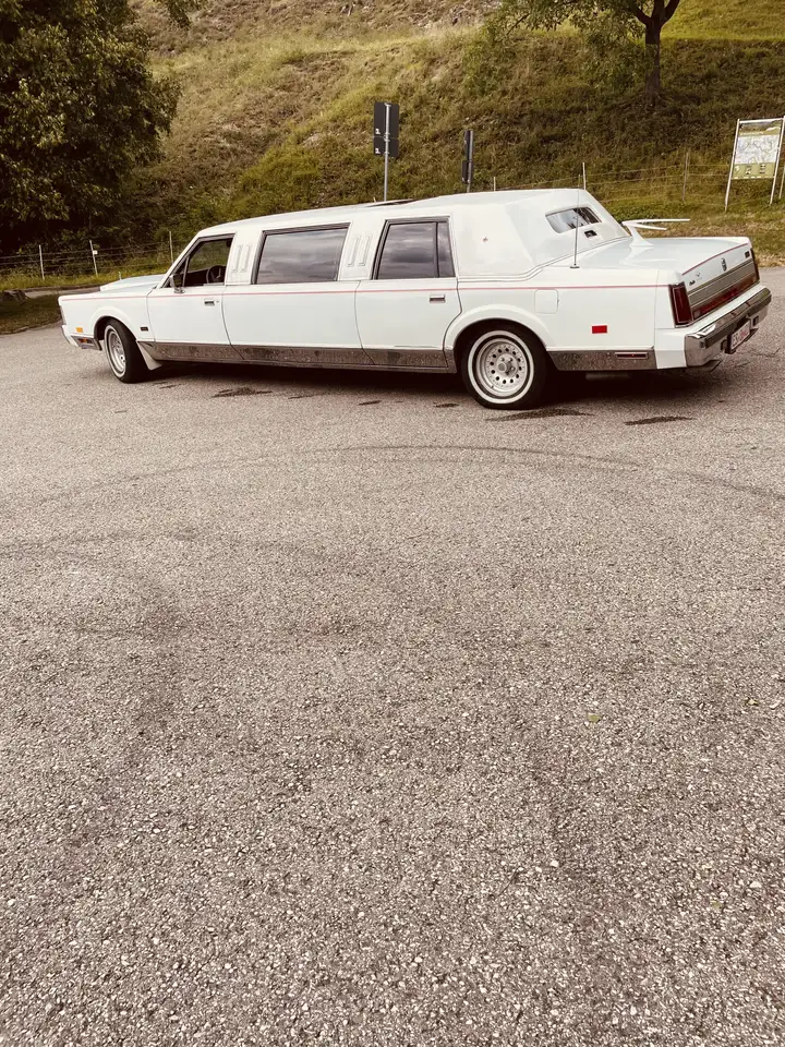 Lincoln Town Car STRETCHLIMUSINE, foto 3