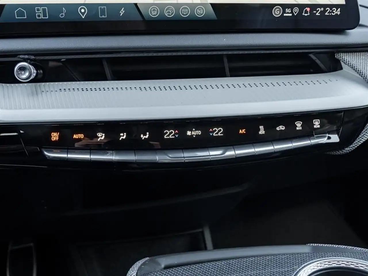 Cadillac Optiq снимка Cadillac Optiq