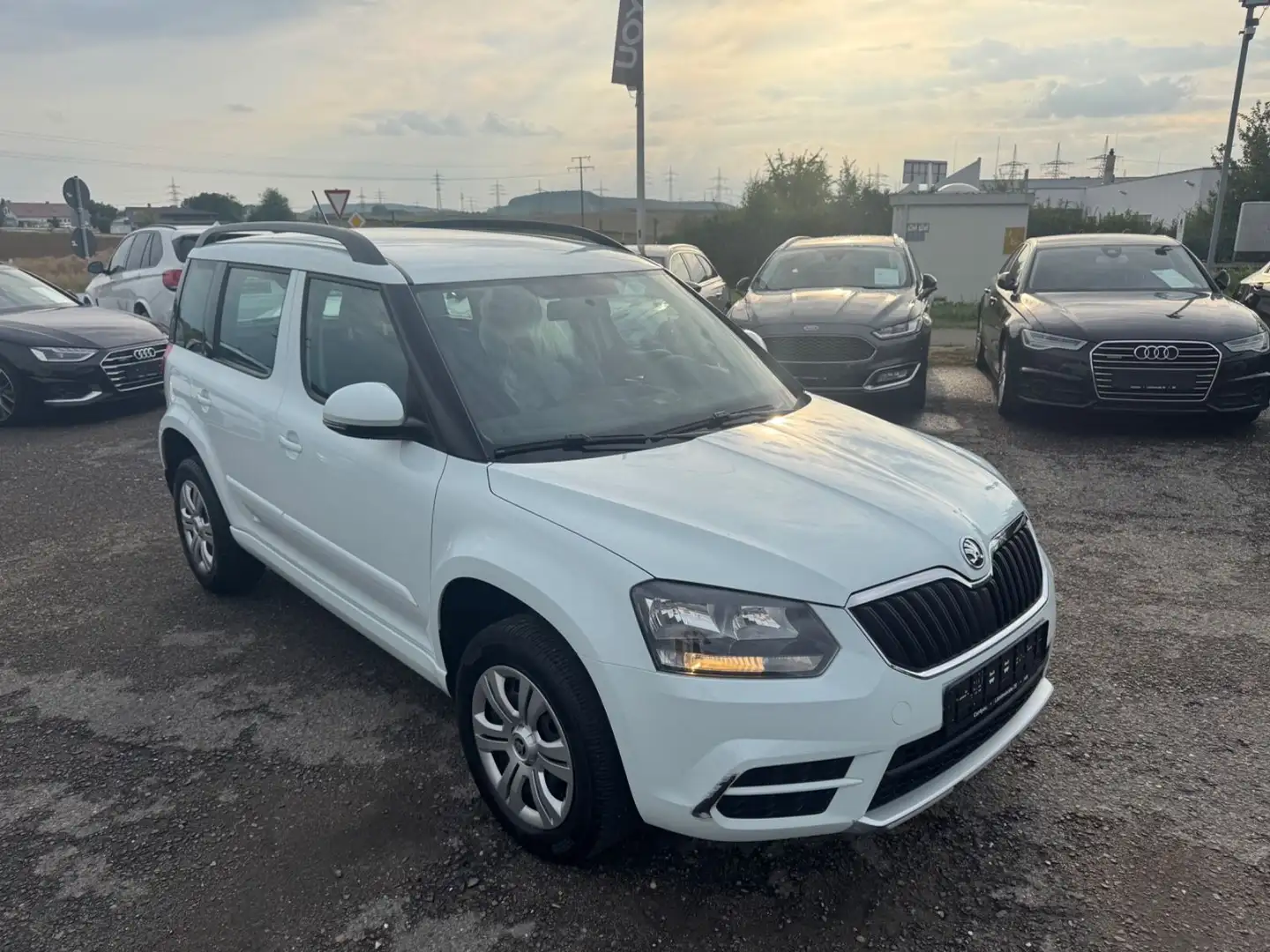 Skoda Yeti Active Navi PDC 1.Hand Weiß - 1