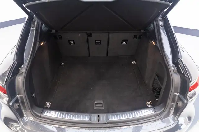 Porsche Macan view 15