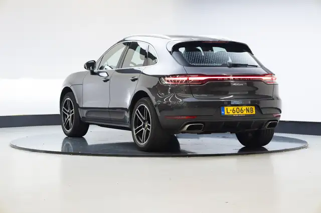Porsche Macan view 2