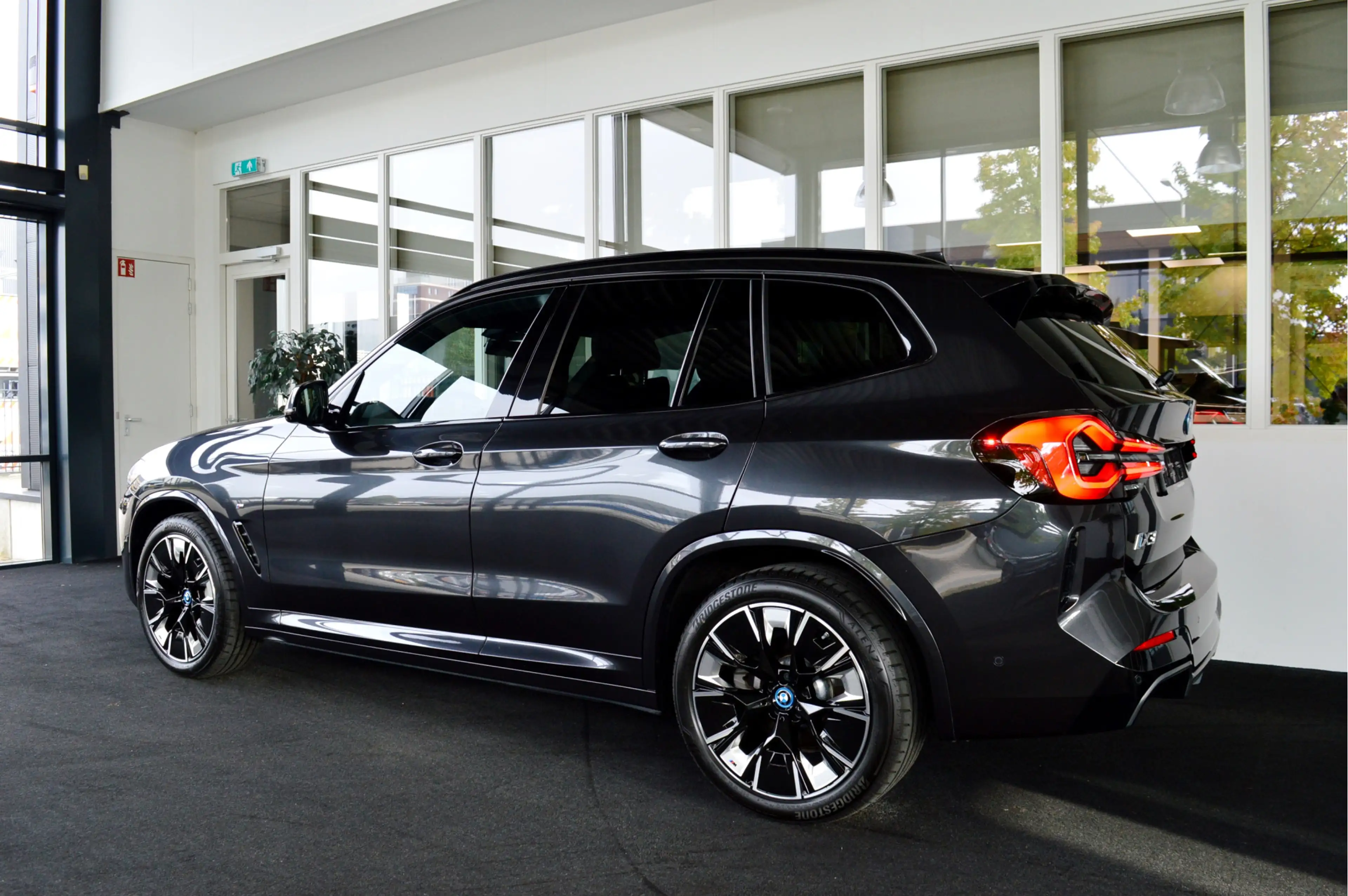 BMW iX3 High Exe M-Sportedition | Trekhaak | Stuurwiel Ver — photo 5