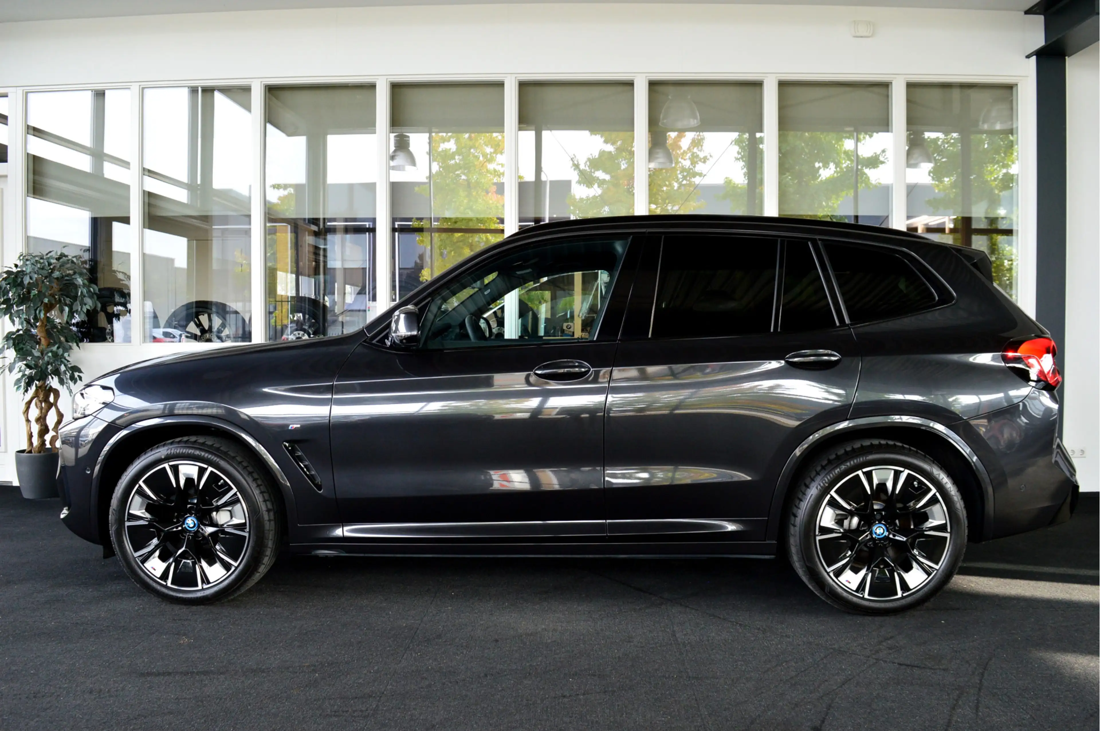BMW iX3 High Exe M-Sportedition | Trekhaak | Stuurwiel Ver — photo 4