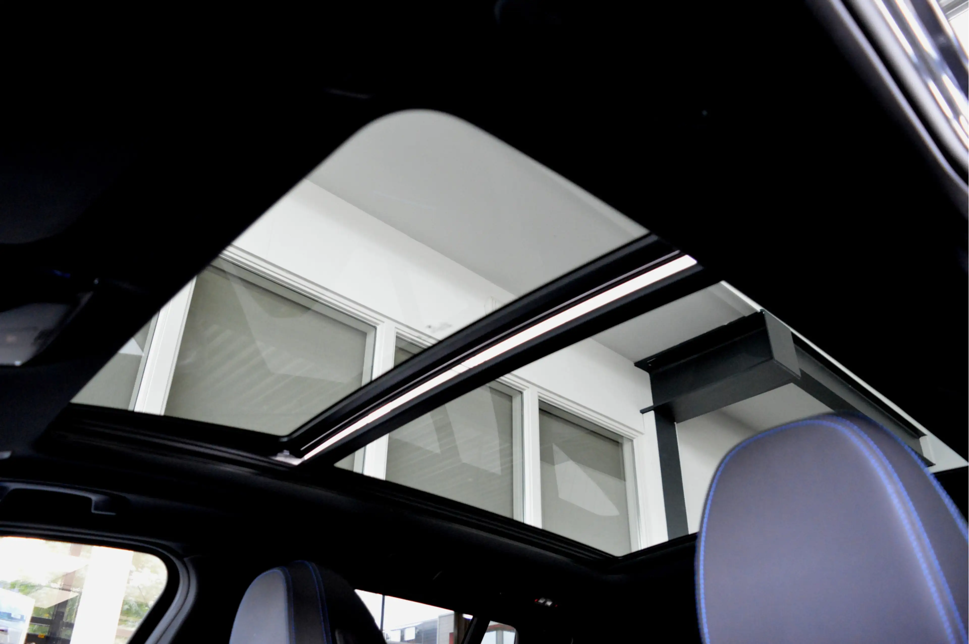 BMW iX3 High Exe M-Sportedition | Trekhaak | Stuurwiel Ver — photo 30