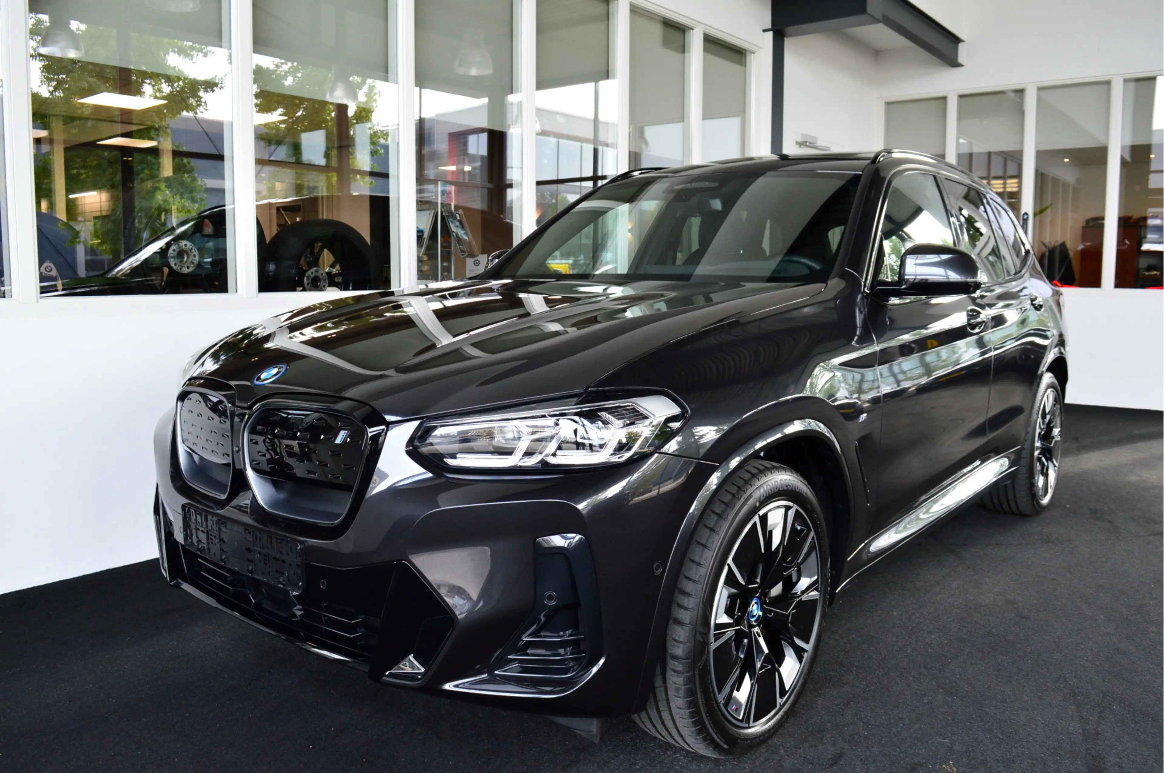 BMW iX3 High Exe M-Sportedition | Trekhaak | Stuurwiel Ver — photo 2