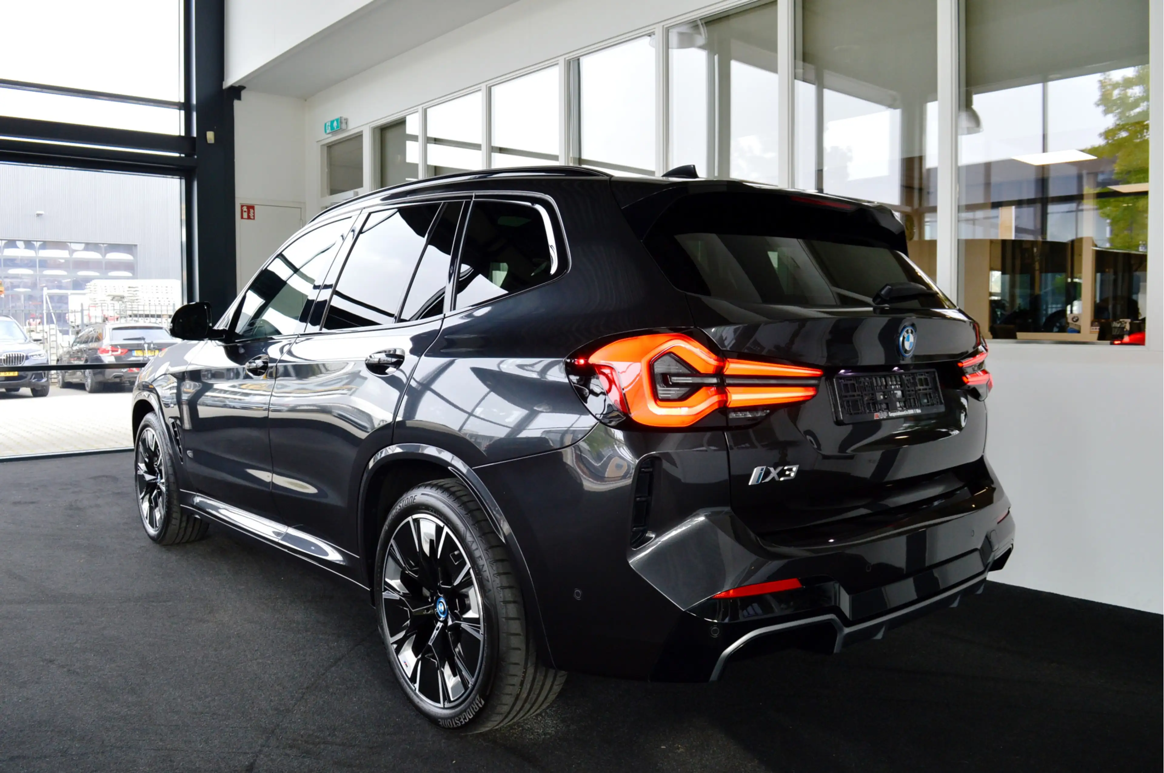 BMW iX3 High Exe M-Sportedition | Trekhaak | Stuurwiel Ver — photo 6