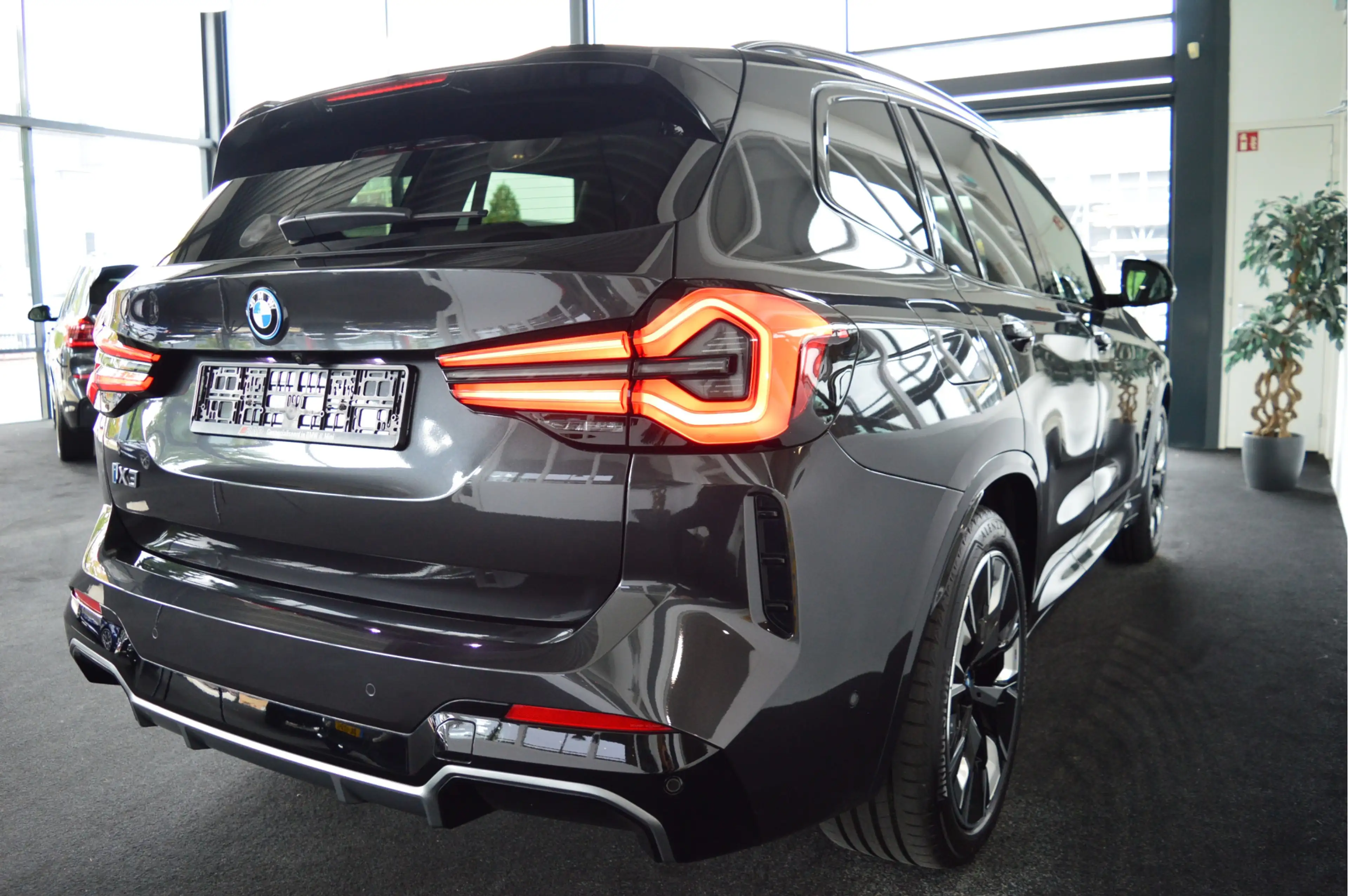 BMW iX3 High Exe M-Sportedition | Trekhaak | Stuurwiel Ver — photo 8