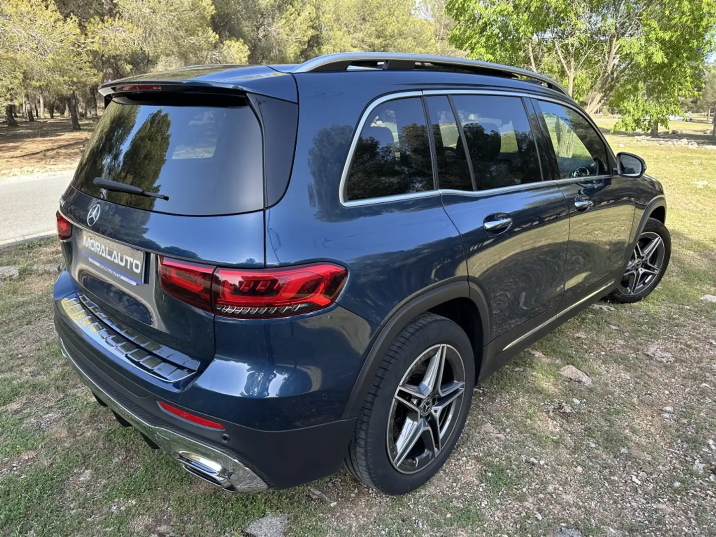 Mercedes-Benz GLB 200 200d 8G-DCT 7 plazas Modrá - 2