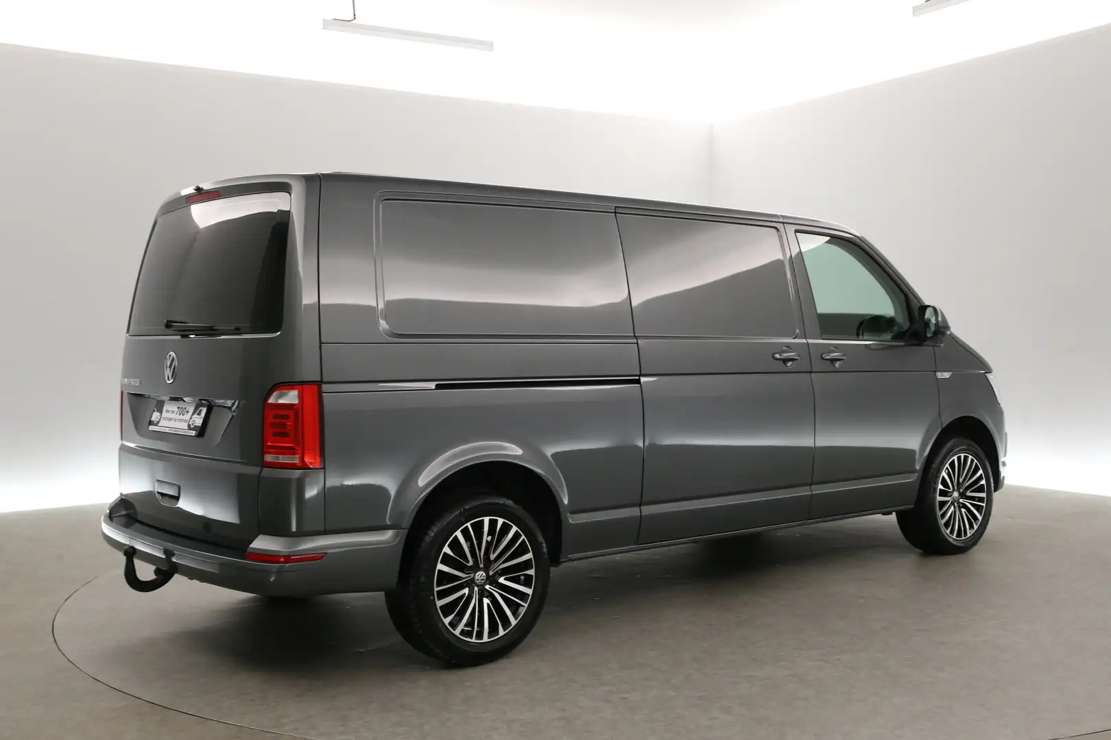 Volkswagen T6 Transporter 2.0 TDI L2H1 | 150PK | Aut. | Airco | Cruise | 3-Z Gris - 2