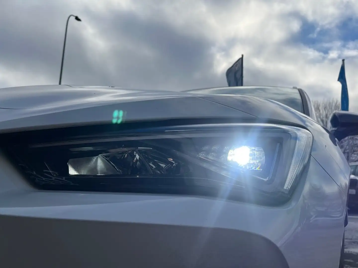 CUPRA Leon ST 2,0 TDI DSG Weiß - 2