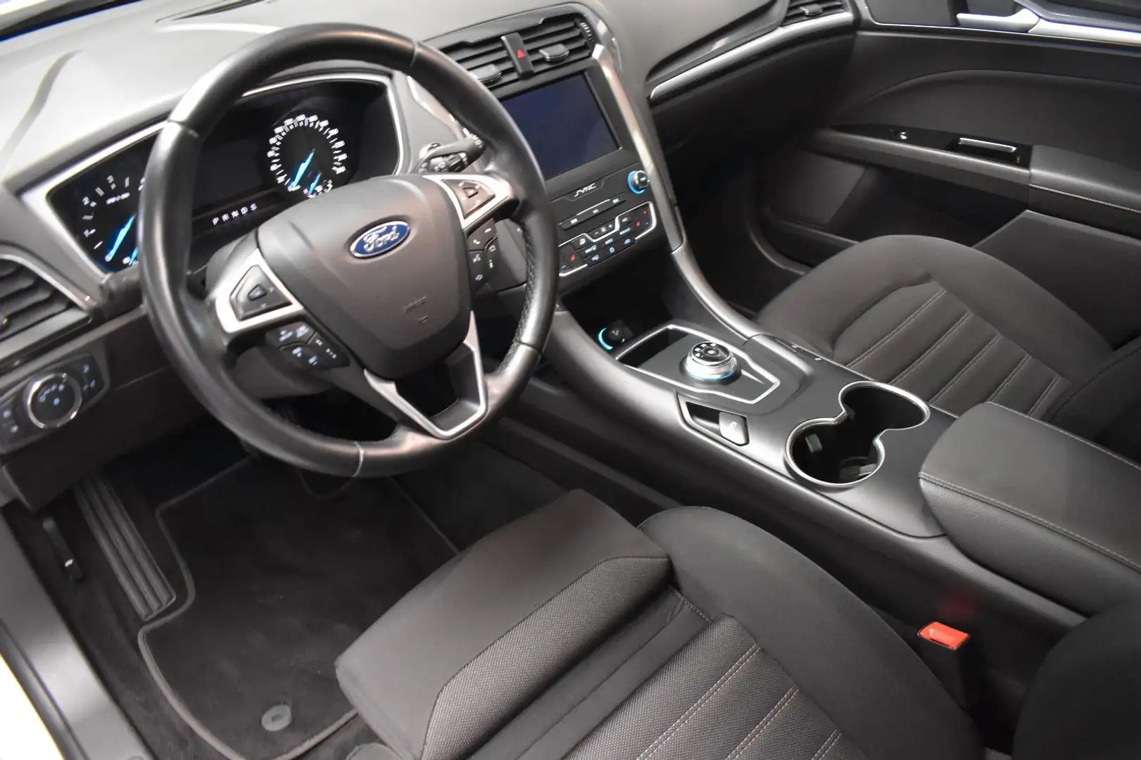 Ford Mondeo 2,0 EcoBlue Trend Turnier KAMERA*PANO Argent - 2