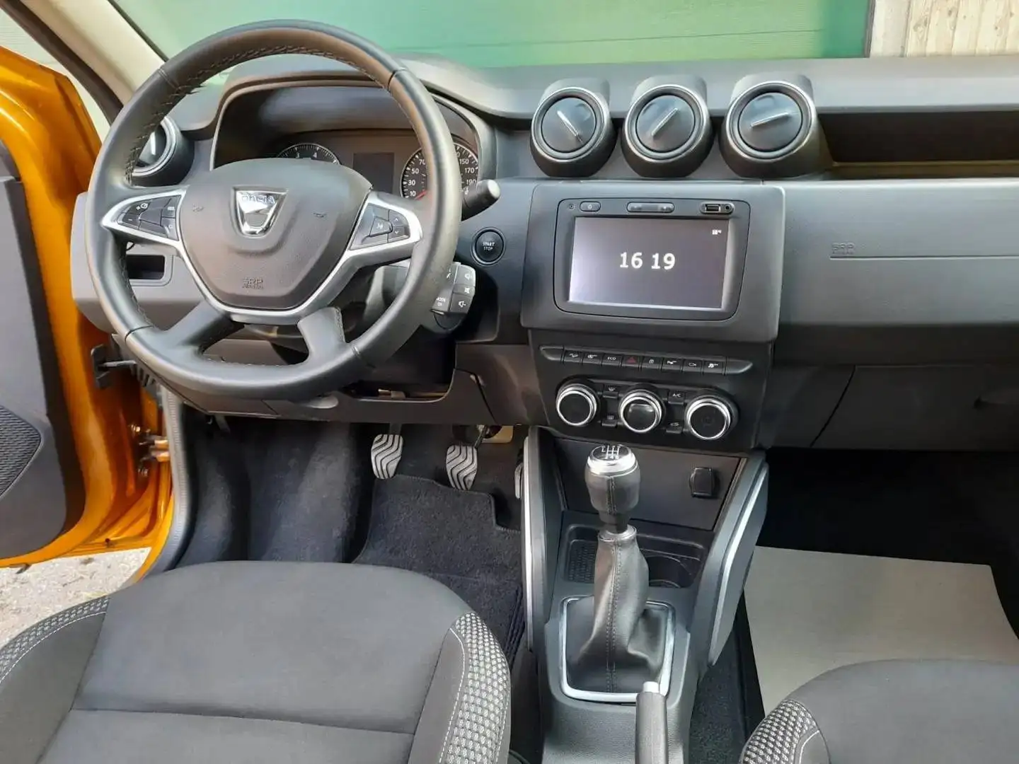 Dacia Duster 1.5 dCi 110 S&S 4WD Prestige Orange - 2