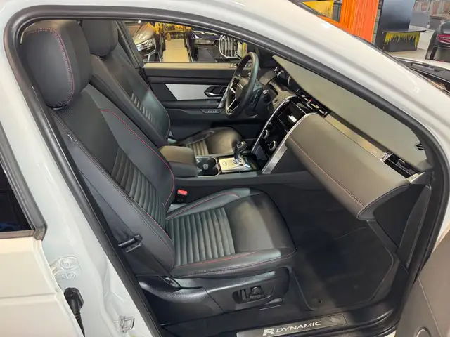 Land Rover Discovery Sport view 15