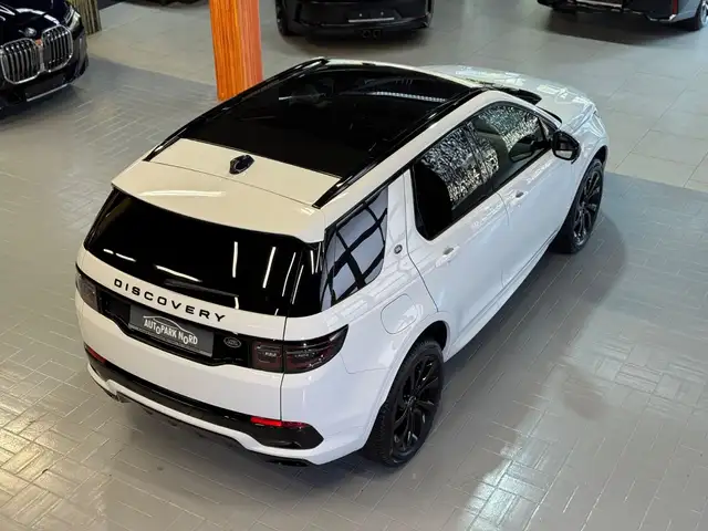 Land Rover Discovery Sport view 10