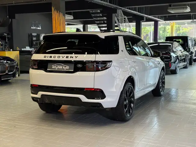 Land Rover Discovery Sport view 7