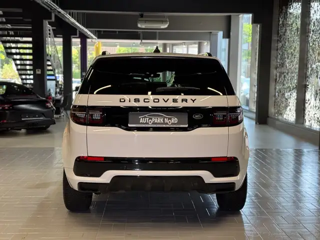 Land Rover Discovery Sport view 6