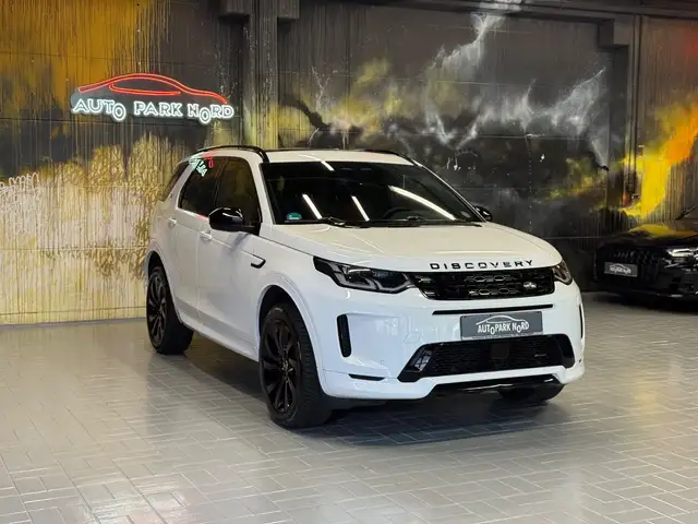 Land Rover Discovery Sport view 9