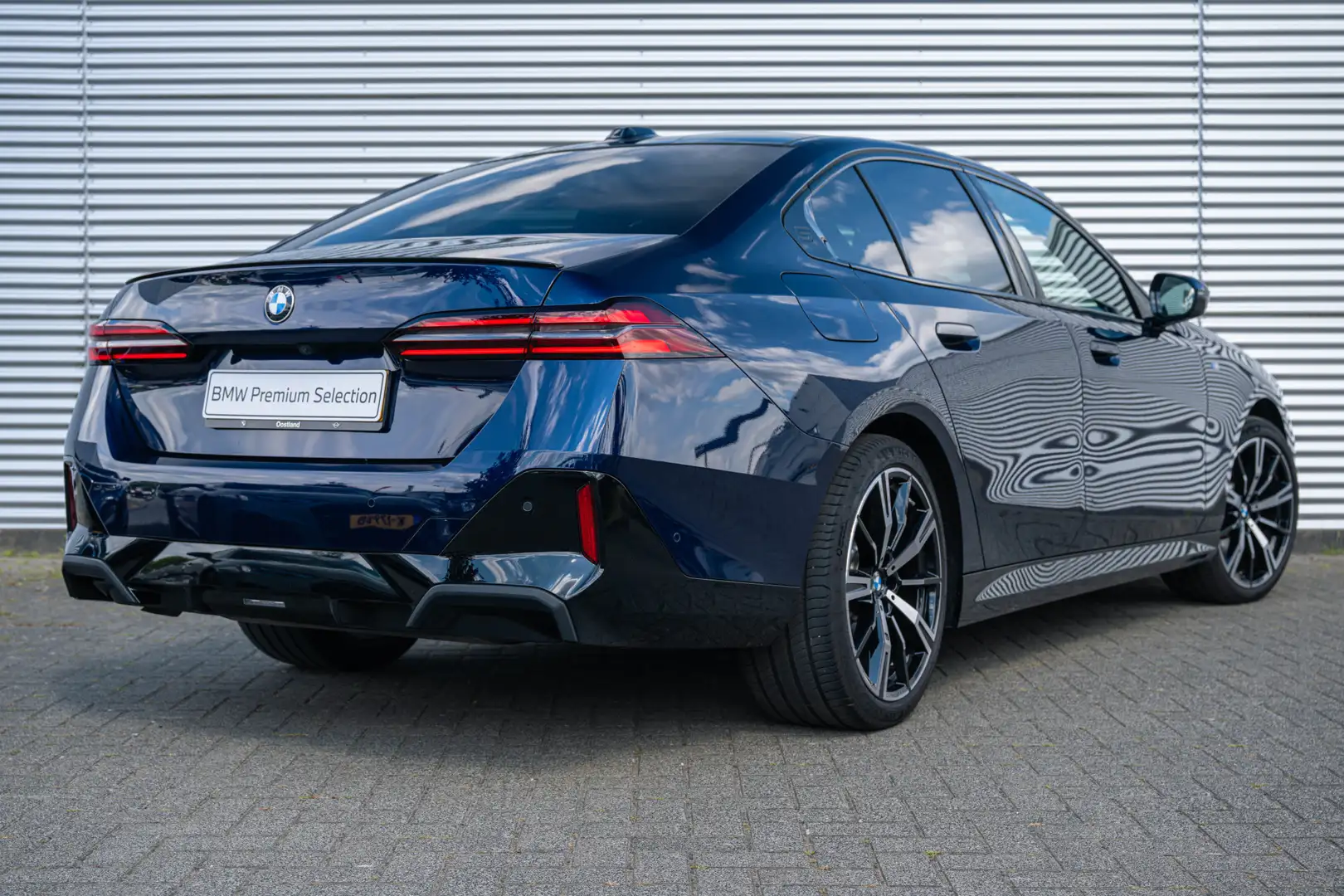 BMW 520 5 Serie 520i High Executive M Sport Automaat / Pan Blauw - 2