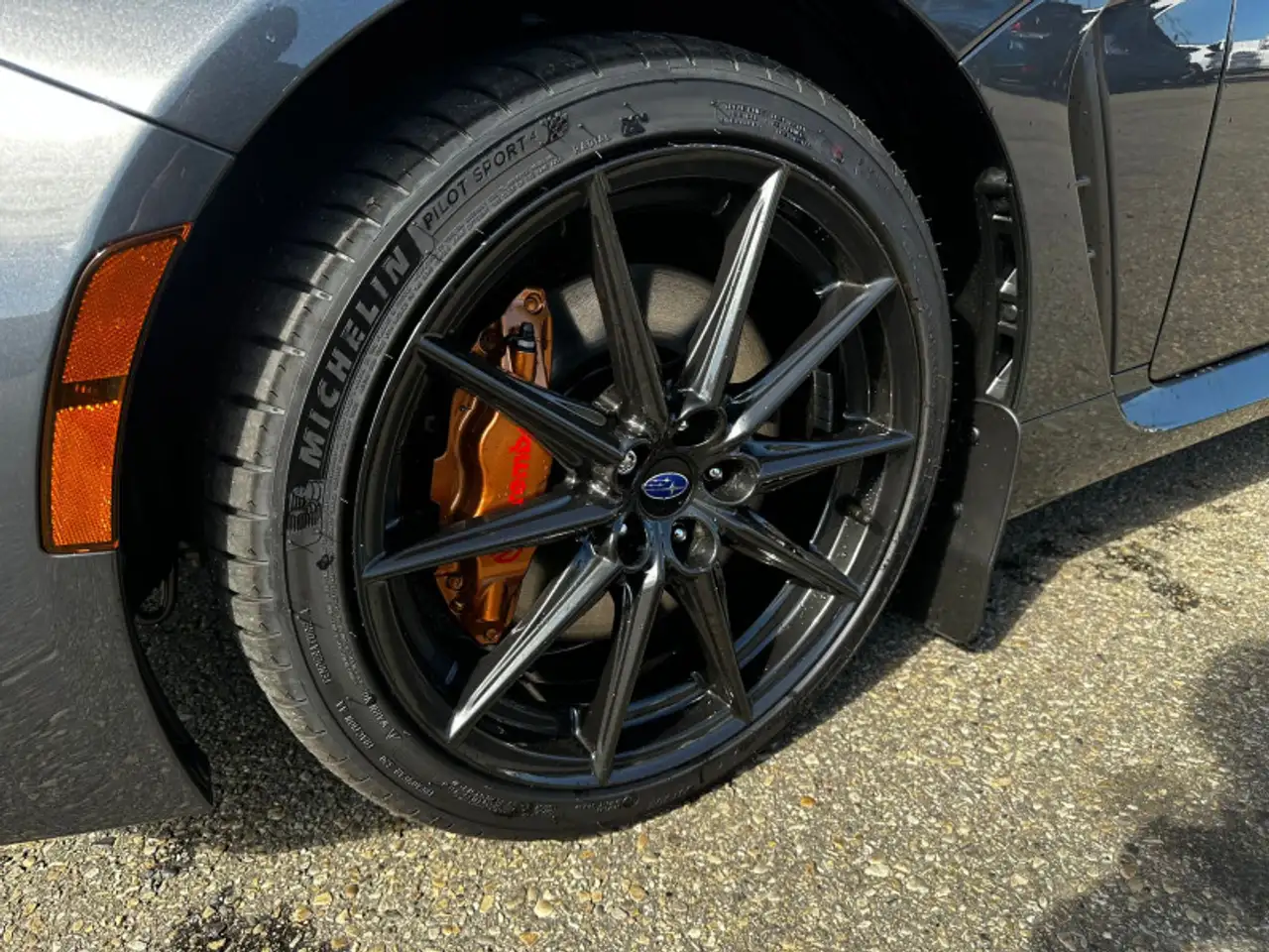 Subaru BRZ снимка Subaru BRZ