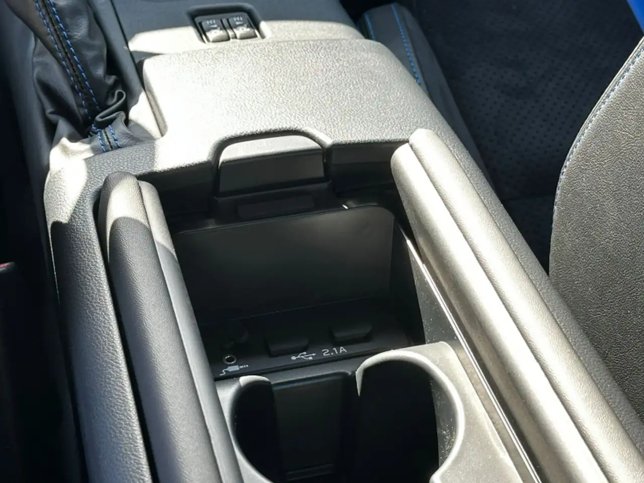 Subaru BRZ снимка Subaru BRZ