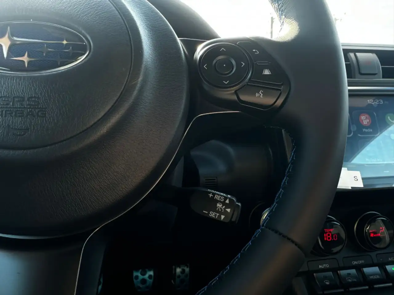 Subaru BRZ снимка Subaru BRZ