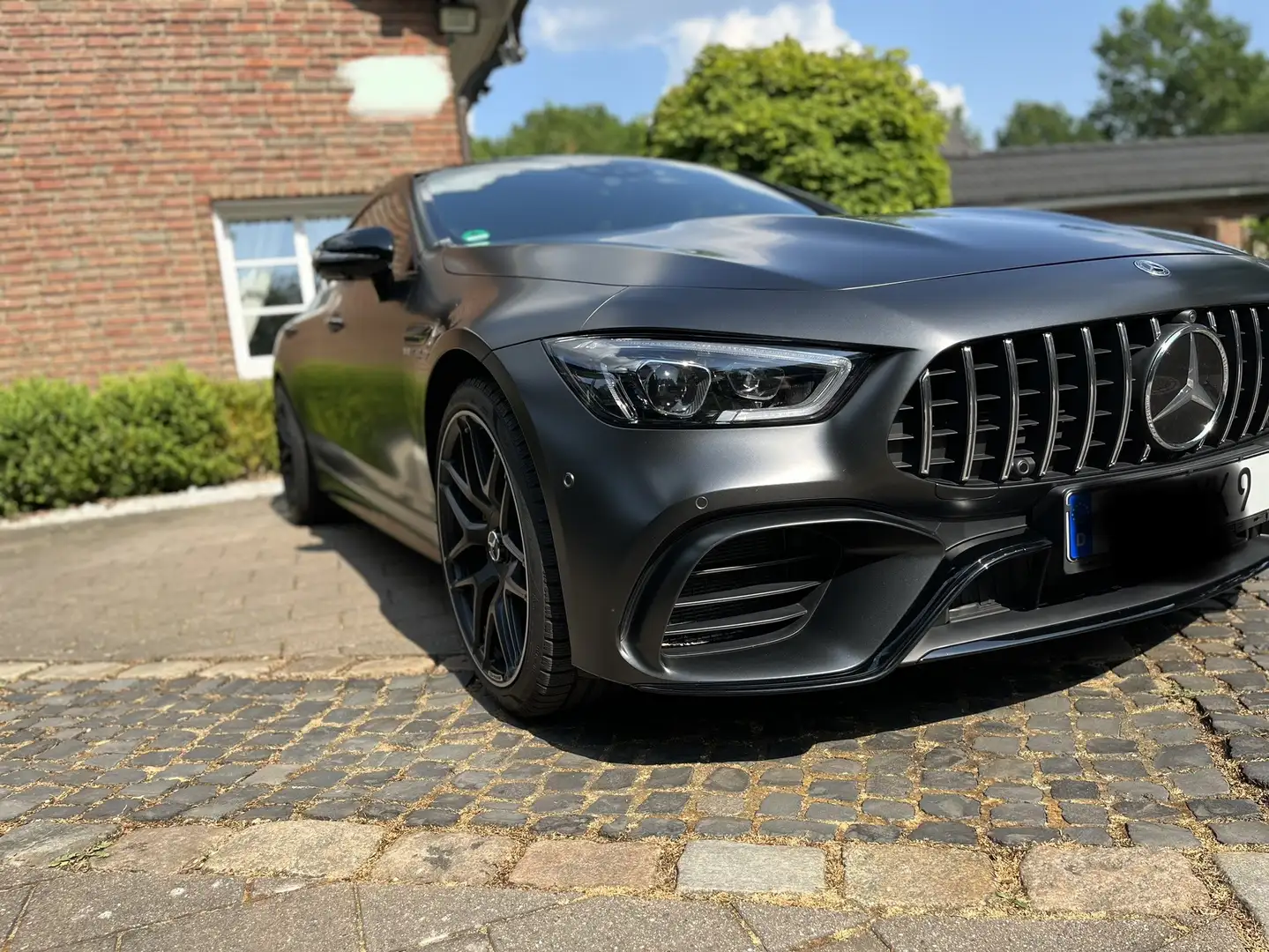 Mercedes-Benz AMG GT 63 S 4Matic+ (290.689) Performance Grey - 2