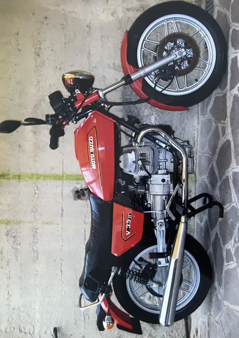 Moto Guzzi V 35 - 1