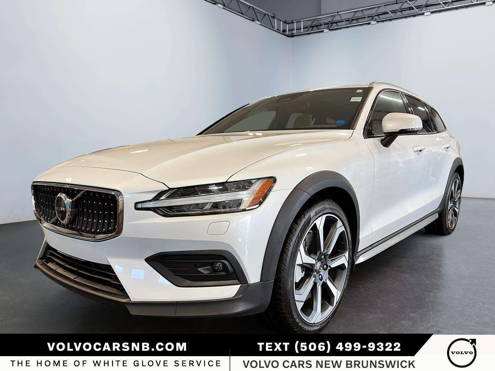 2026 Volvo V60 B5 Ultra | Leather Seats | Moonroof | Certified Pr