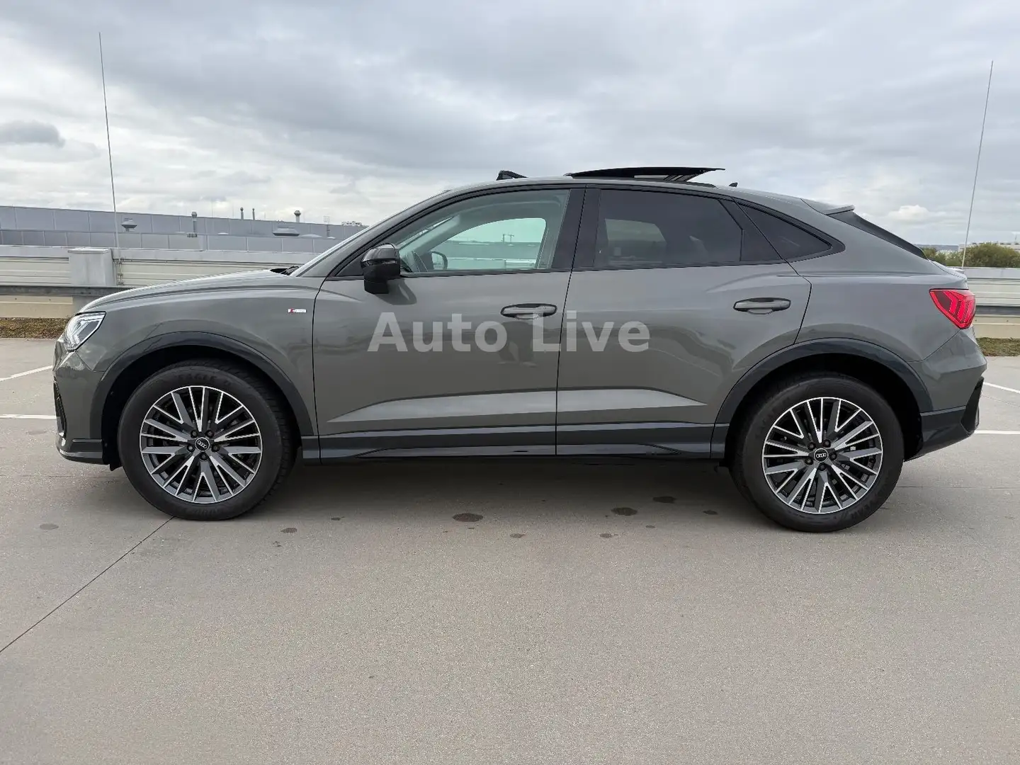 Audi Q3 Sportback 45 TFSI qu*S LINE*PAN*VIR*MATRI*360 Grau - 2