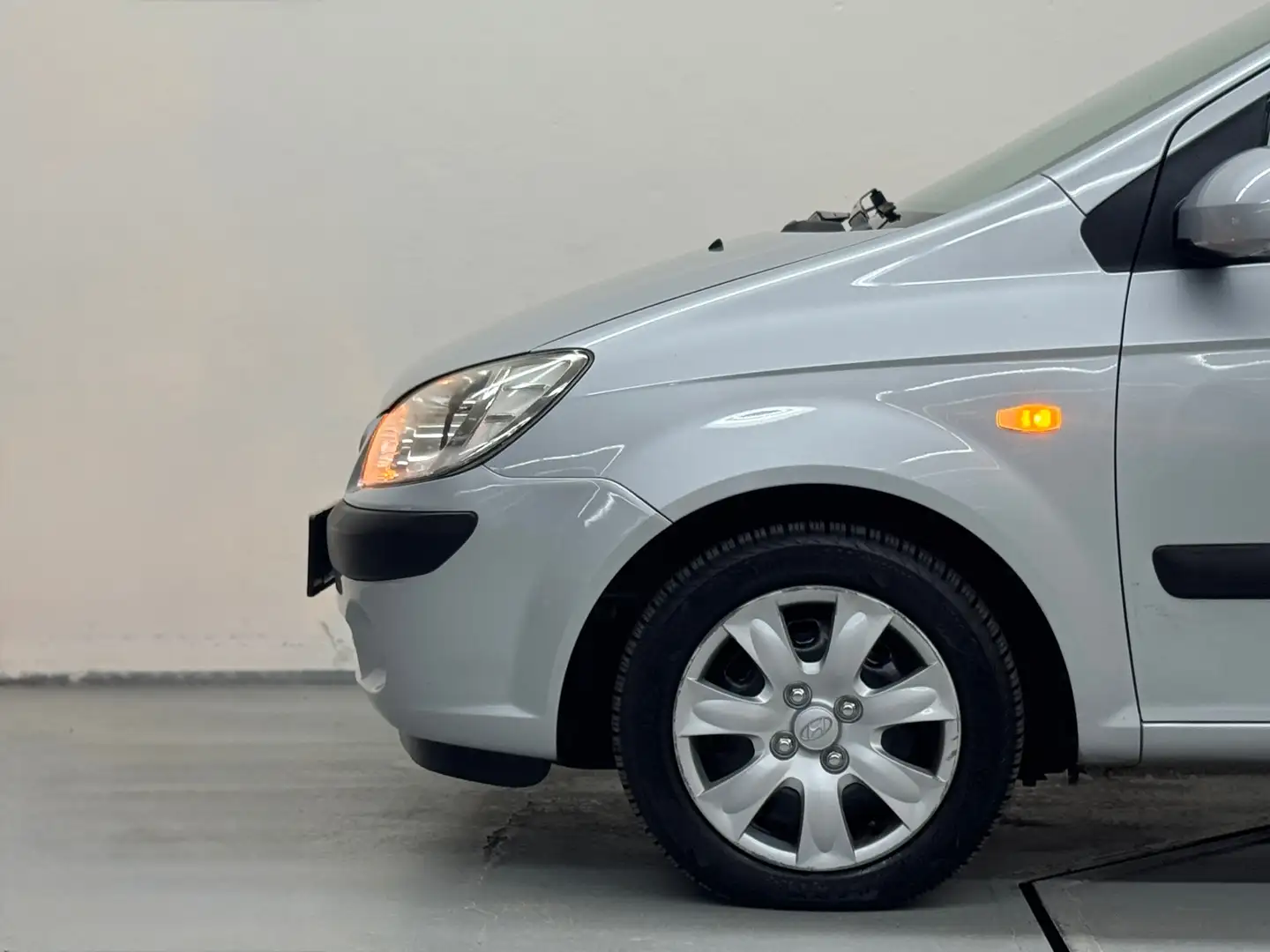 Hyundai Getz 1.4i Active Sense Automaat Airco D.RIEM Vv Grau - 2