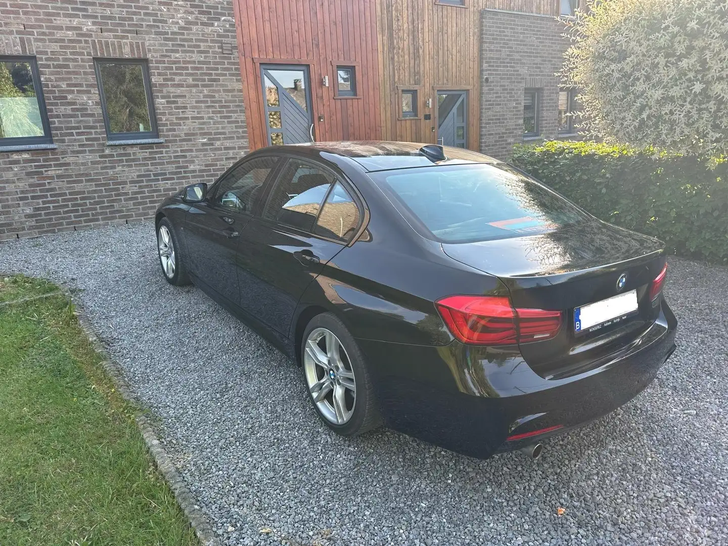 BMW 318 318 D PACK M SPORT Zwart - 2