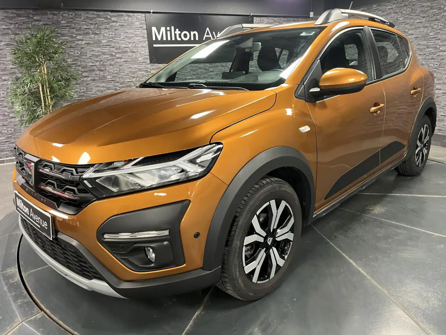 Dacia Sandero Sandero 1.0 ECO-G - 100  III Stepway Confort Orange - 1