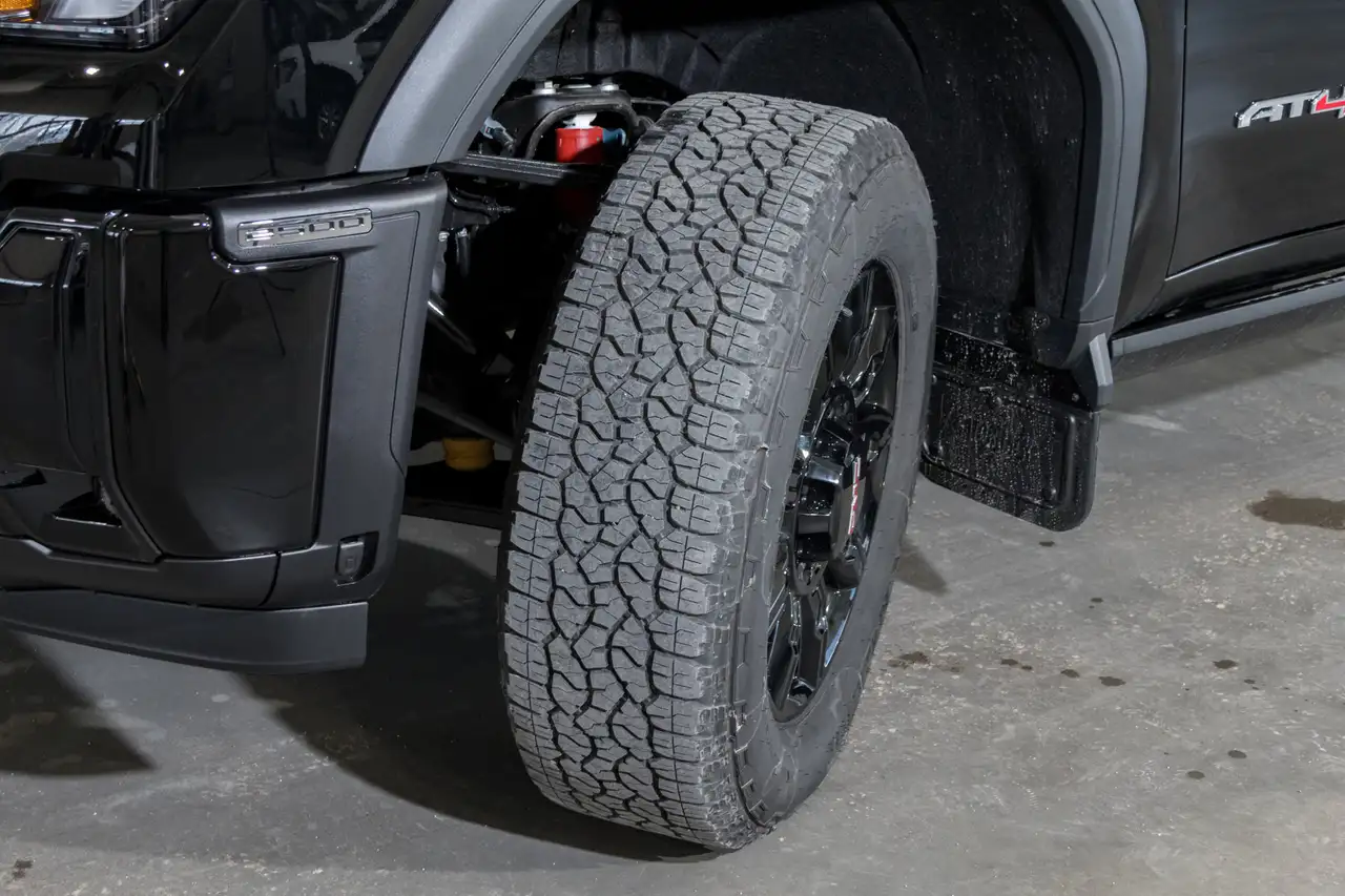 GMC Sierra 2500HD снимка GMC Sierra 2500HD