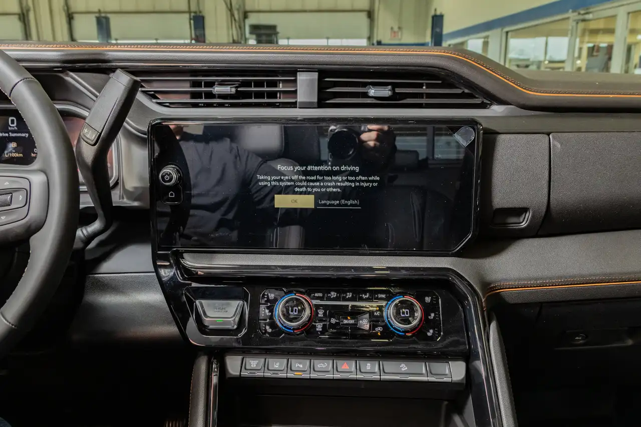 GMC Sierra 2500HD снимка GMC Sierra 2500HD