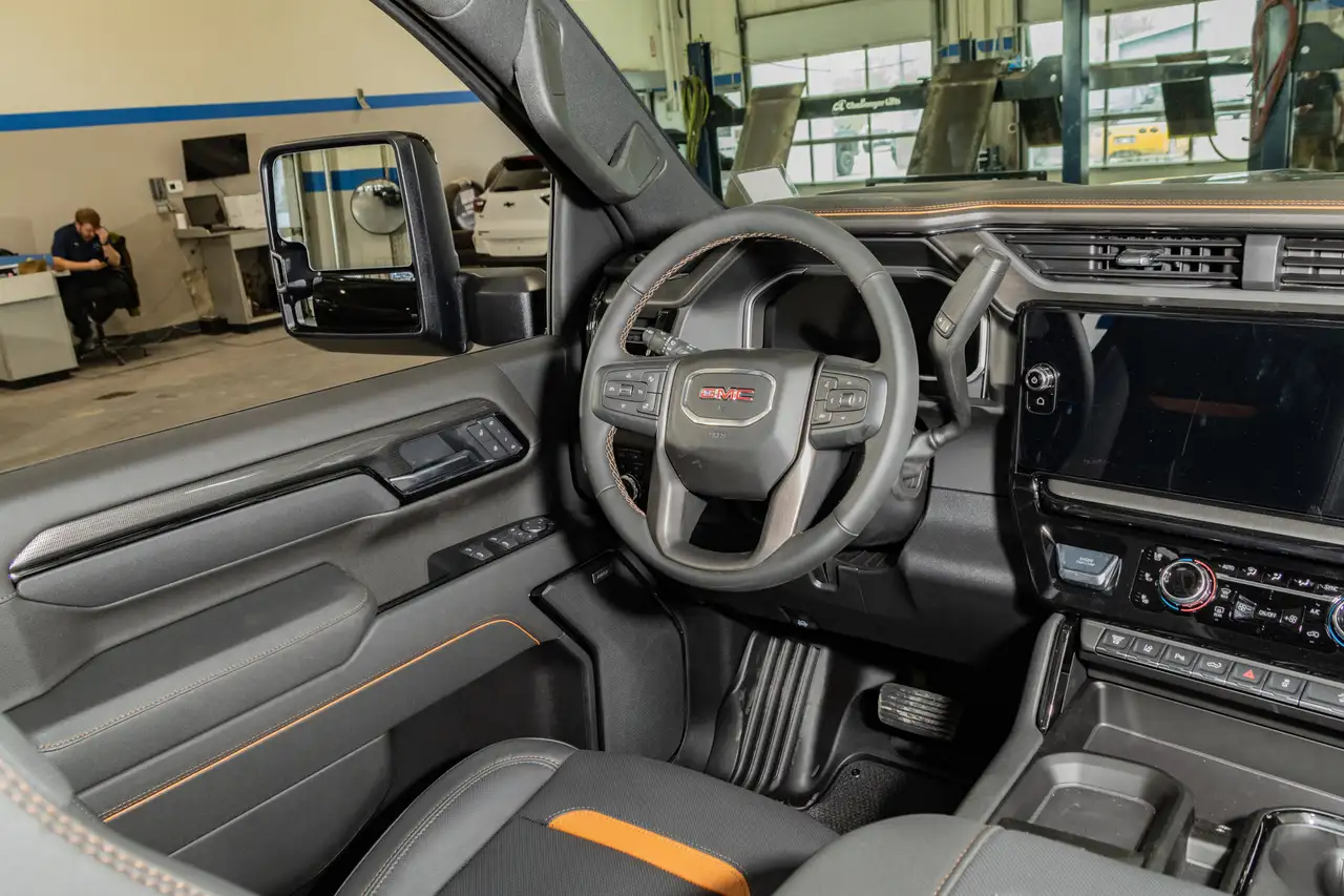 GMC Sierra 2500HD снимка GMC Sierra 2500HD