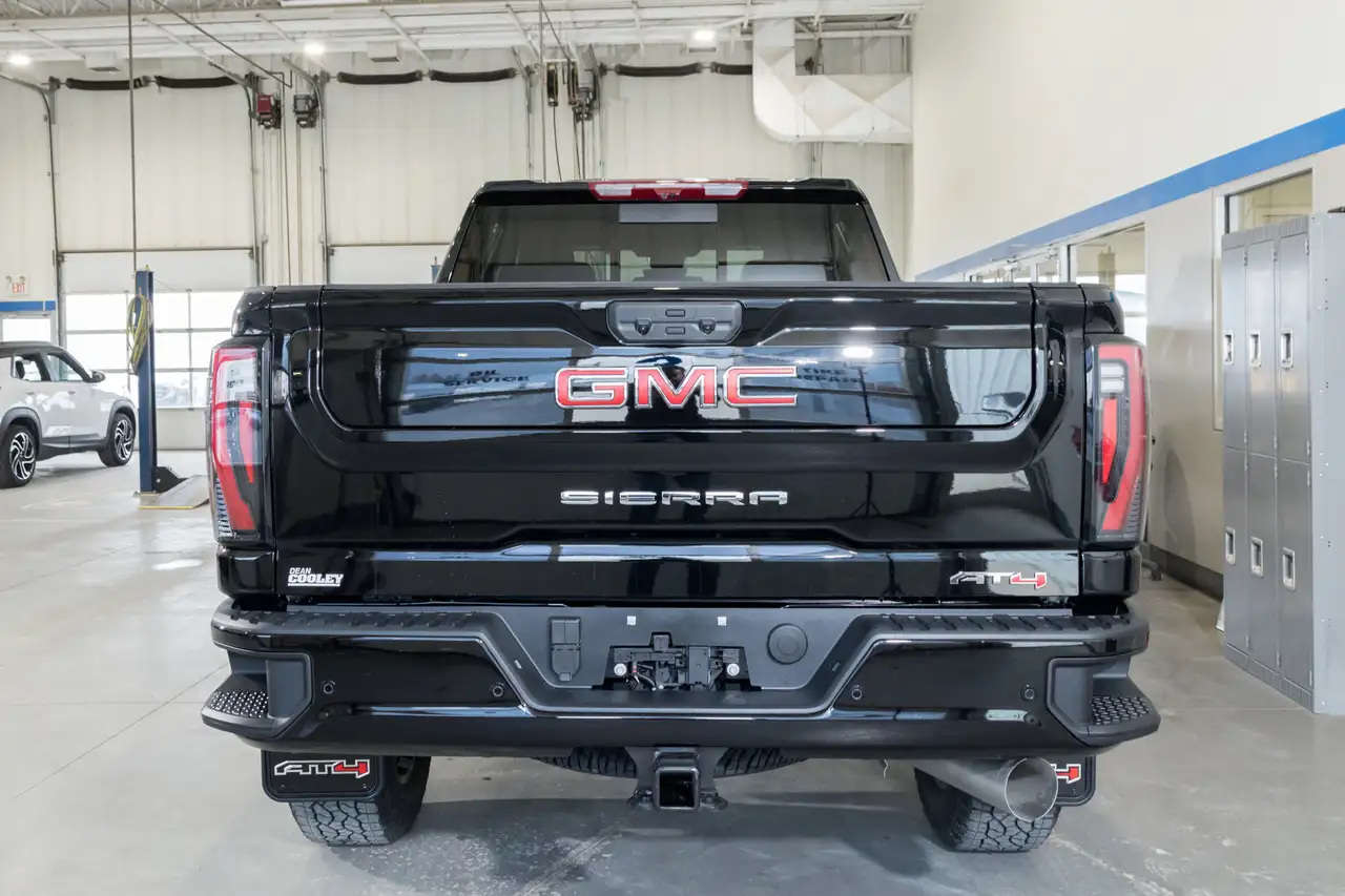 GMC Sierra 2500HD снимка GMC Sierra 2500HD