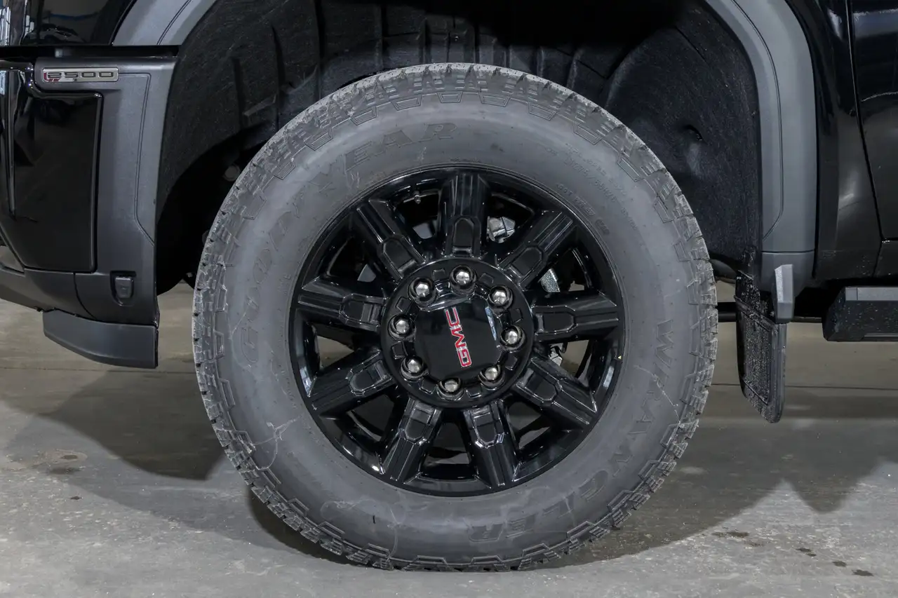 GMC Sierra 2500HD снимка GMC Sierra 2500HD