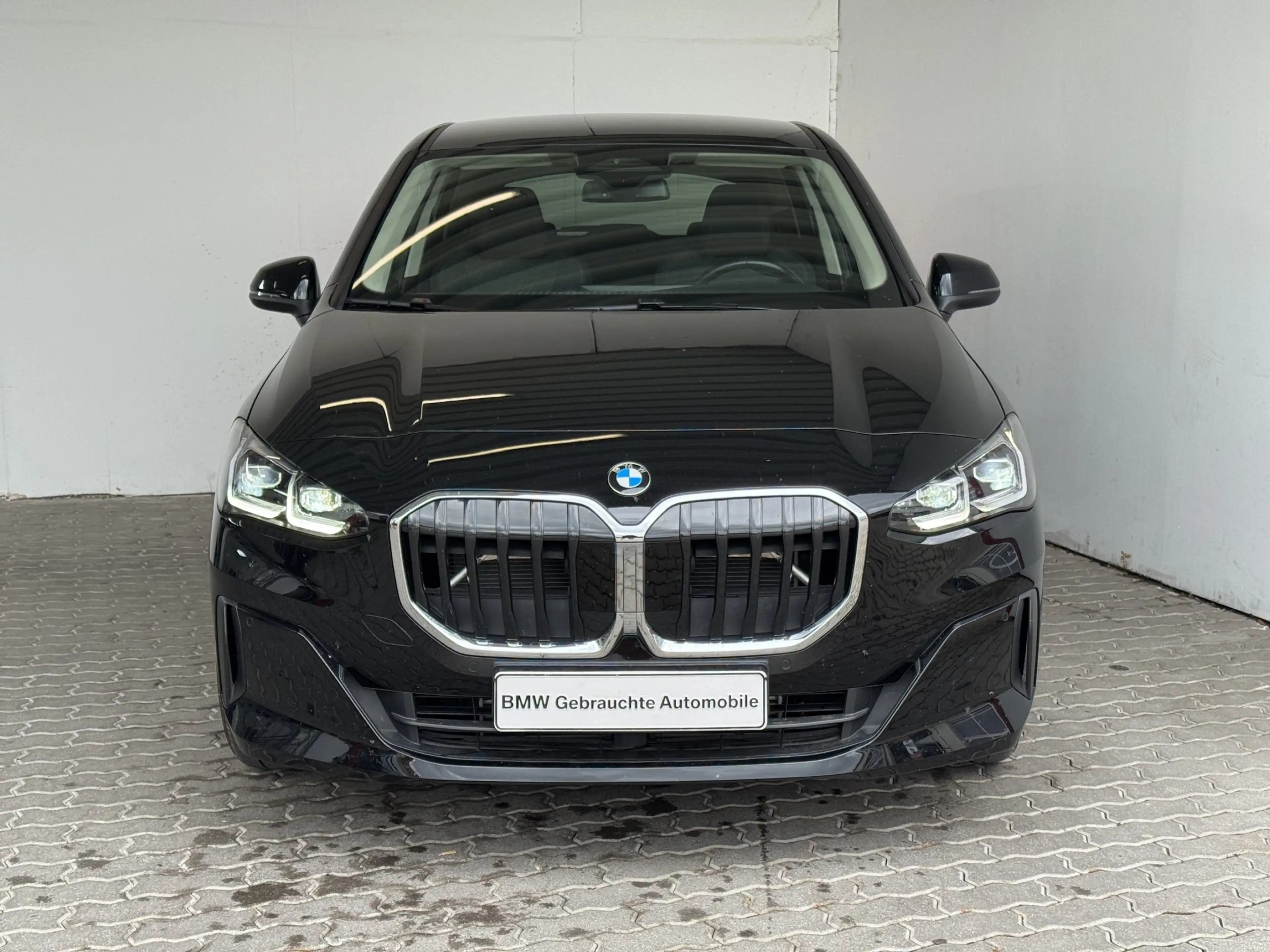 BMW 220 iA Active Tourer LiveCock.LED.AHK.ParkAss.SHZ — photo 2