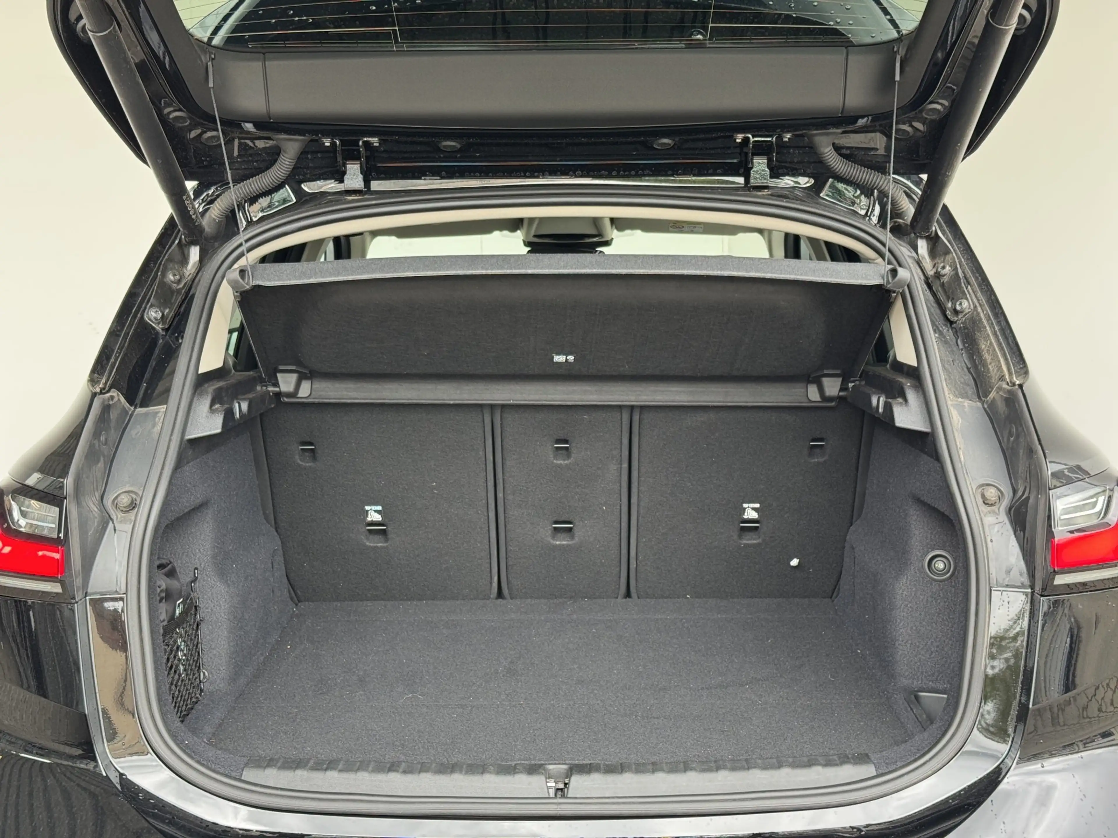 BMW 220 iA Active Tourer LiveCock.LED.AHK.ParkAss.SHZ — photo 9