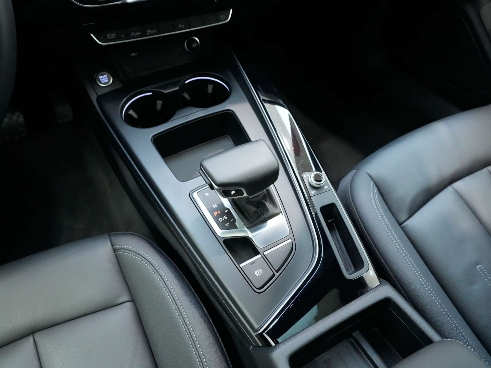 2025 Audi A5 45 TFSI quattro thumb 70