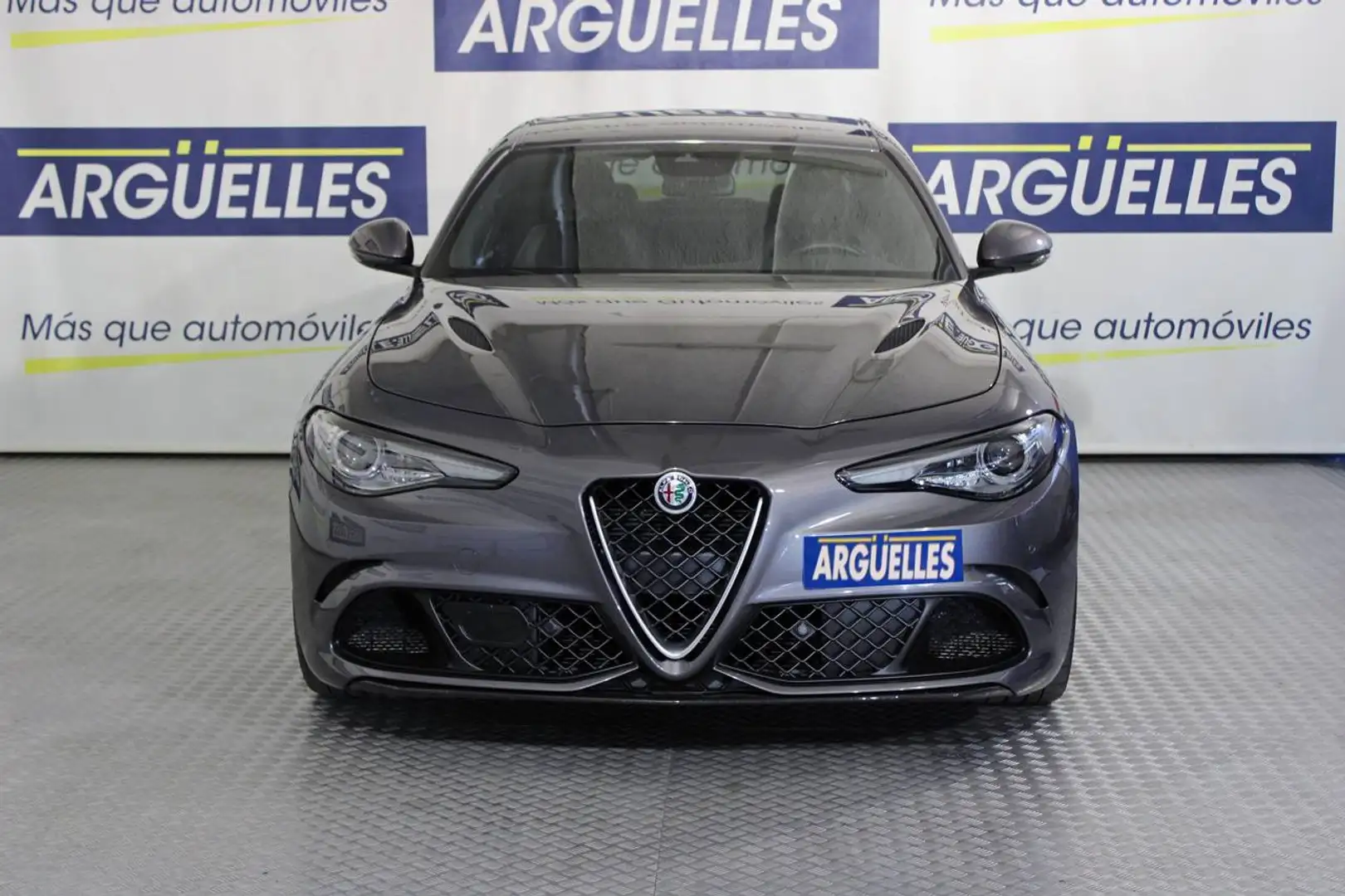 Alfa Romeo Giulia 2.9T V6 510cv Quadrifoglio AUT Nacional Gris - 2