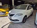 Lancia Ypsilon Ypsilon III 2015 1.2 Silver ecochic Gpl 69cv Biały - thumbnail 2