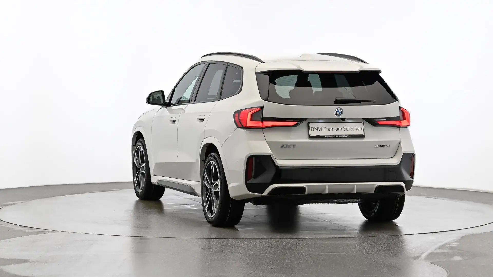 BMW iX1 xDrive30 Weiß - 2
