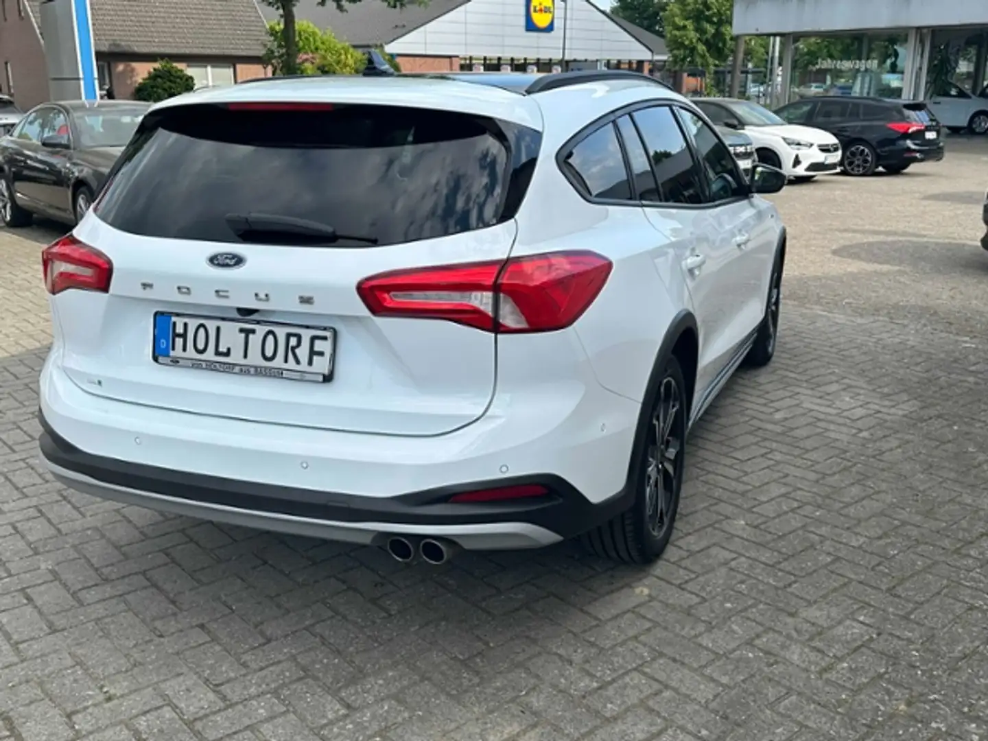 Ford Focus Turnier Active KLIMA LED NAVI Weiß - 2