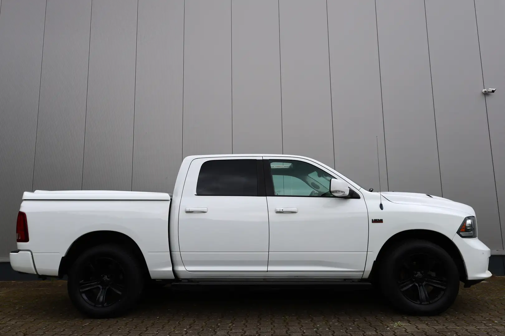 Dodge RAM DODGE 1500 Sport 5.7 V8 LPG 4x4 Blanco - 1