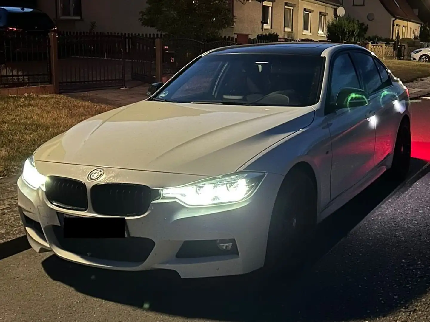BMW 318 318d M Sport bijela - 1