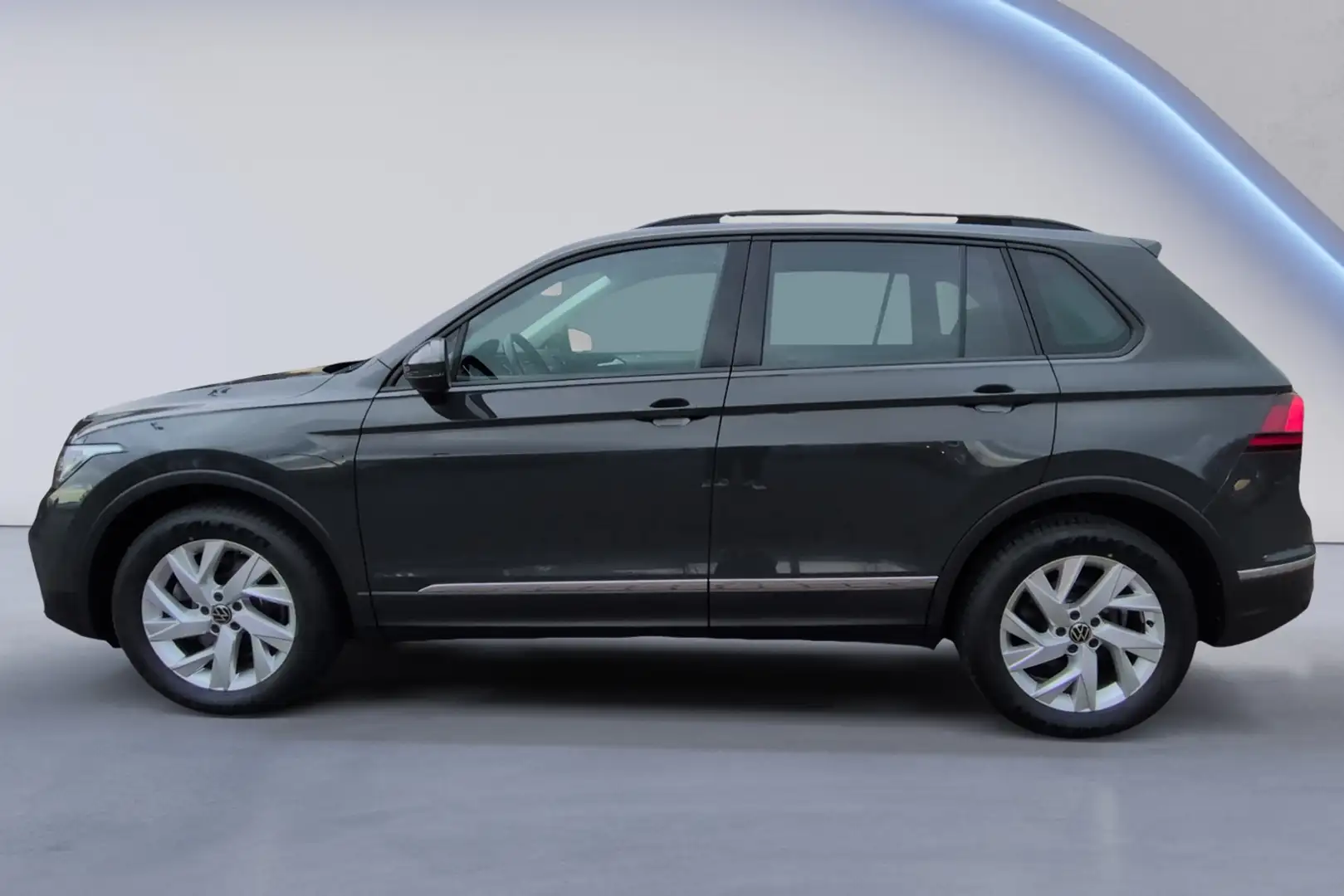 Volkswagen Tiguan 2.0 TSI DSG 4M Life KAMERA+MATRIX Grau - 2