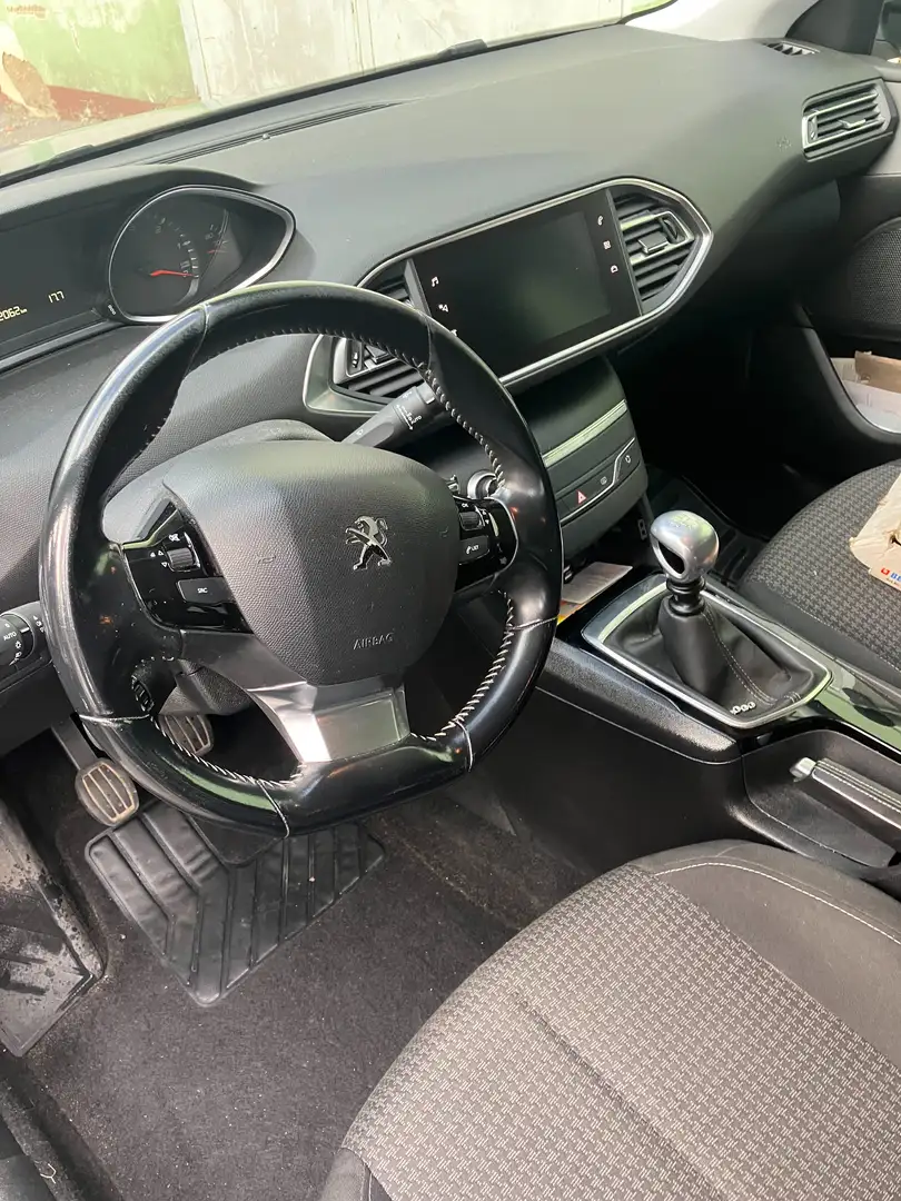 Peugeot 308 308 SW 1,6 BlueHDI 120 Active S Grau - 1