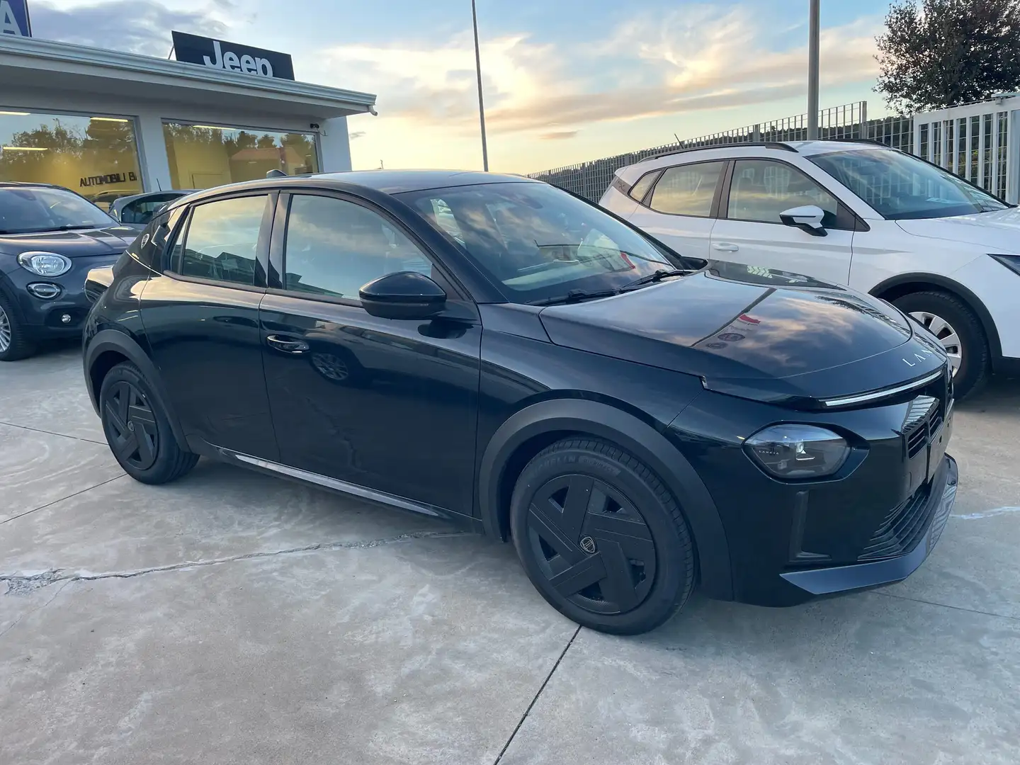 Lancia Ypsilon 1.2 mhev e-dct (NUOVA) Nero - 2
